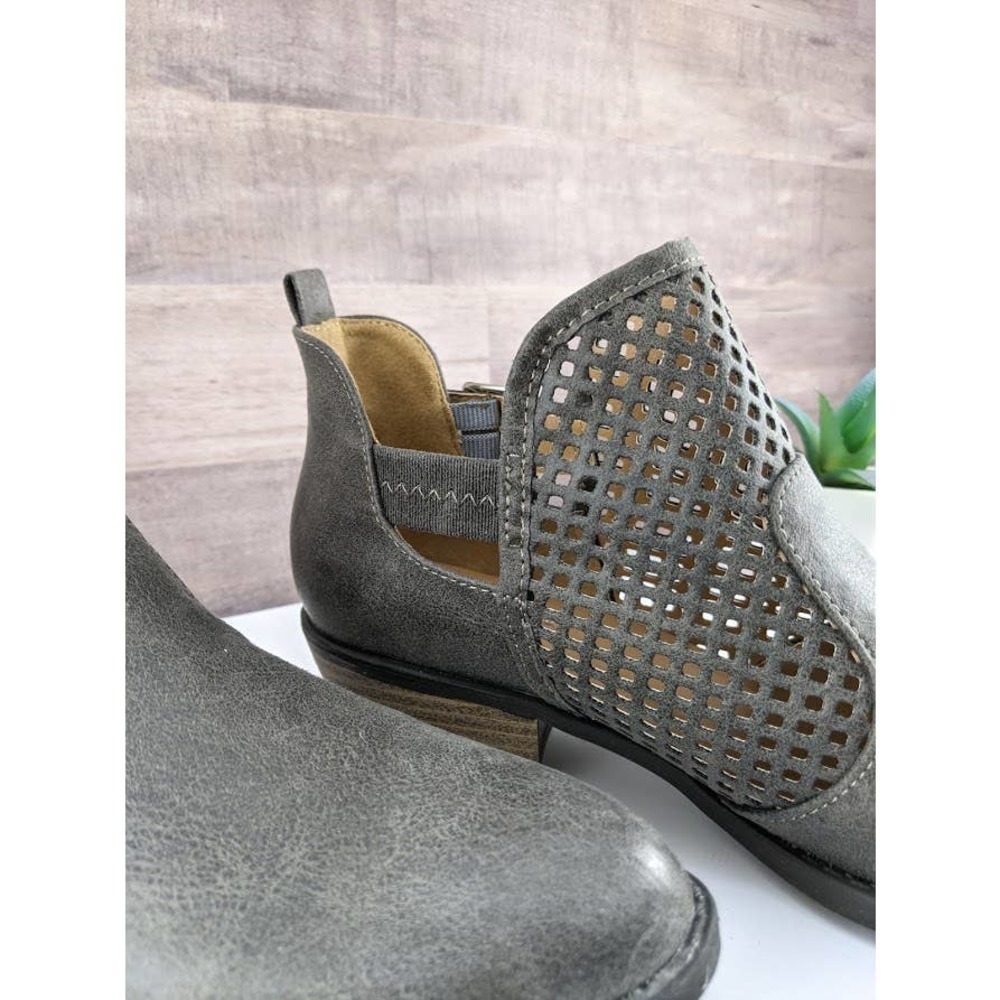 NWOT Leather Perforated Western Booties - Picture 10 of 12